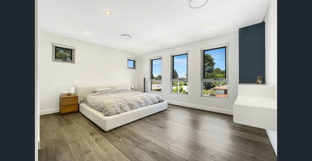 Luxury 4 Bedroom home in quiet Ermington pocket - Photo 1