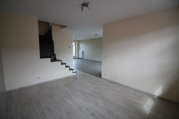 Duplex-appartement met 2 slaapkamers en 2 terrassen gelegen te Lebbeke – ref.: 4260 - Photo 1