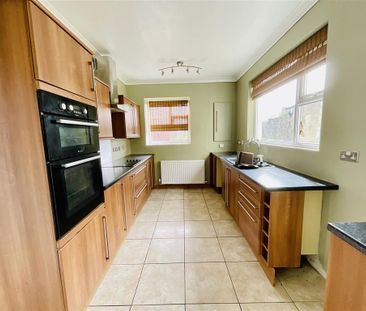 2 bedroom terraced house to rent - Photo 3