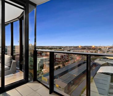 Designer Two Bedroom Apartment plus Study with North Facing City Views - Photo 4