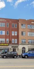 1 room apartment of 73m² in Montreal - Photo 2