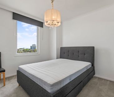 Sunlit Corner Apartment in Southbank's Arts Precinct - Photo 6