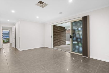 Low-Maintenance Lifestyle Home in Popular Thurgoona Pocket - Photo 2