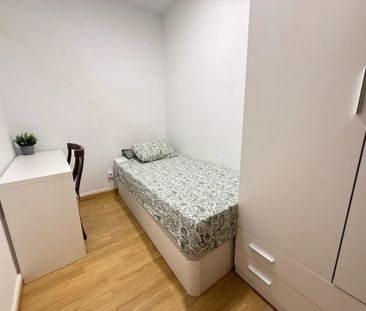 Carrer de Provença, Barcelona, Catalonia 08029 - Photo 5