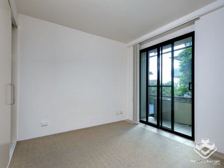 Quiet and Convenient ONE BEDROOM Apartment at Teneriffe - Photo 4