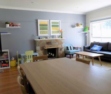 SUNFILLED THREE BEDROOM DELIGHT IN SUPERB LOCATION - Photo 1