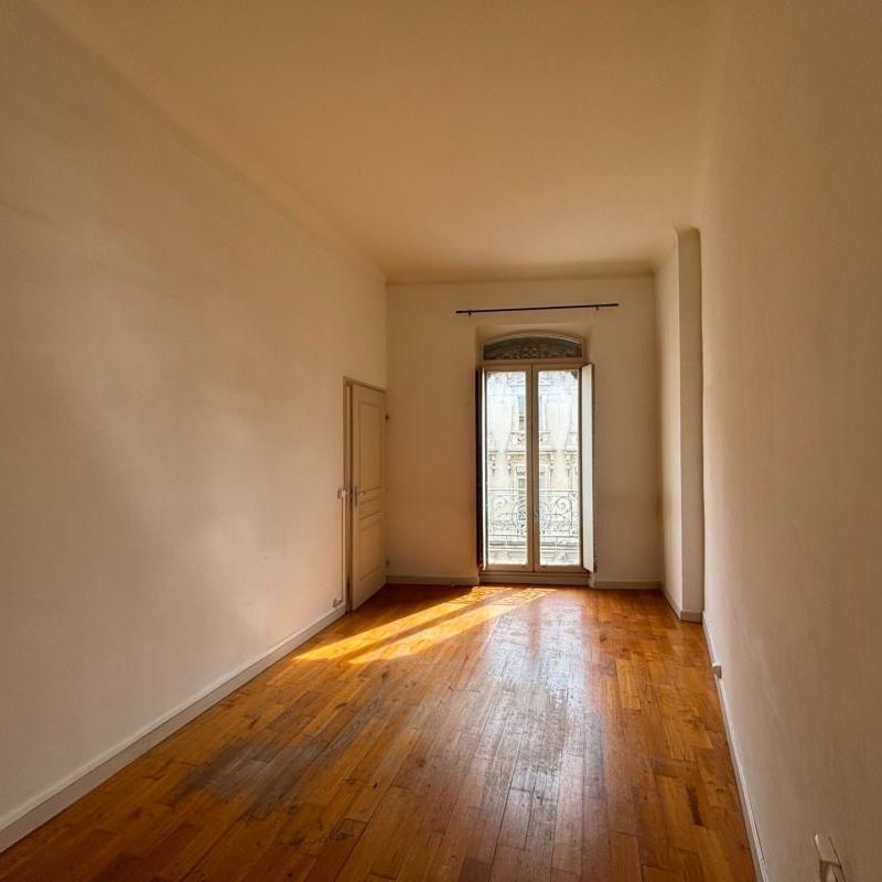 Location Appartement 5 pièces 127m² AVIGNON 84000 - Photo 1
