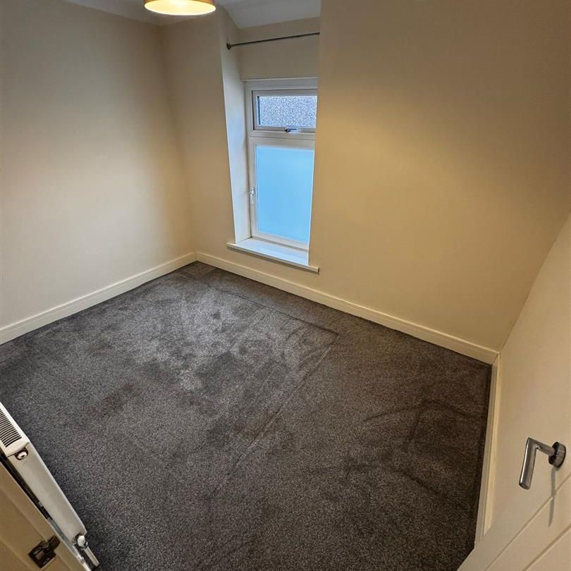 House - Terraced For Rent Ton Row, Pentre - Photo 1
