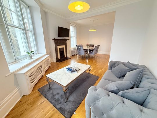 3 Bed Flat, Pond Street, NW3 - Photo 1