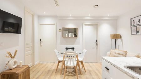 Room in a shared 6-bedroom apartment for rent in Vila de Gràcia - Foto 4