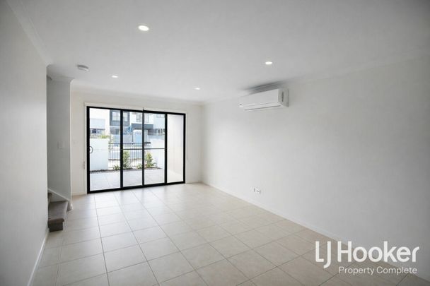 Terrace Style Living - Walk to Schools - Unbeatable Price - Photo 1