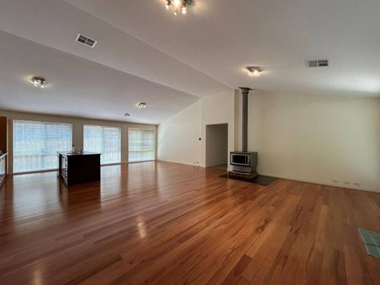 Executive Family Home - Photo 1