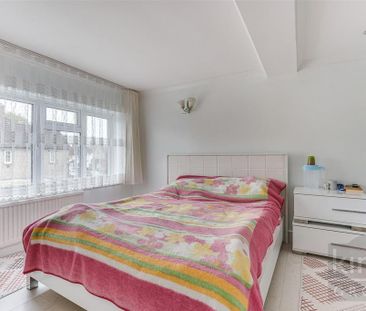 3 bedroom semi-detached house to rent - Photo 6