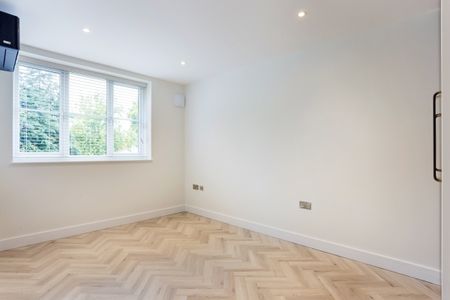 4 bedroom detached house to rent - Photo 2