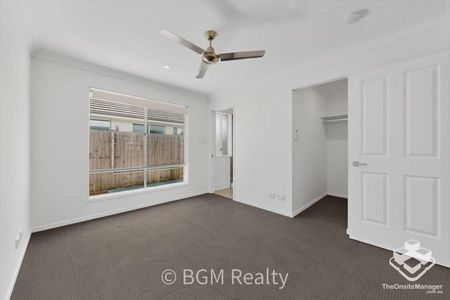 Near new 4 bedroom family home - Photo 2