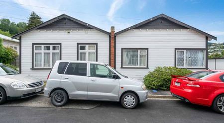 Cornhill Street - Available 2026 - Internet Included - Fully Furnished - Photo 4