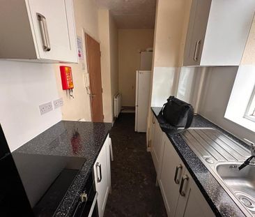 2 bedroom flat to rent - Photo 6