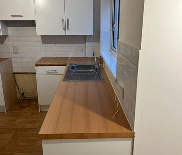 3 Bed Semi-Detached House, Tickleford Drive, SO19 - Photo 6