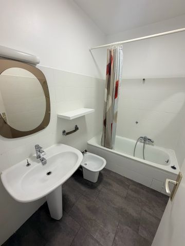 Location Appartement 2 pièces 50m² AJACCIO 20000 - Photo 3