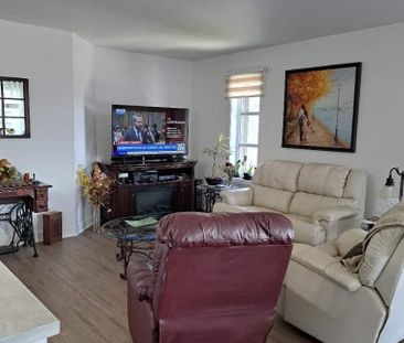Grand 4 1/2 ASCENSEUR, GARAGE INTERIEUR - Photo 4
