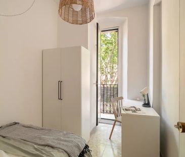 Carrer la Rambla, Barcelona, Catalonia 08002 - Photo 3