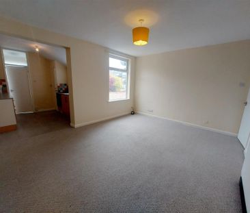 2 Bedroom Flat to Rent in Headlands, Kettering, Northants, NN15 - Photo 4