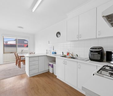 Spacious Two-Bedroom Unit in a Prime Sunbury Location - Photo 6