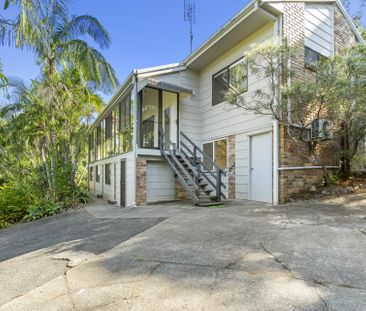 THREE BEDROOM HOME WITH POOL IN TRANQUIL SETTING - Photo 2