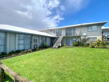 Unit 6, 4 Atkinson Avenue, Otahuhu, Auckland - Photo 4