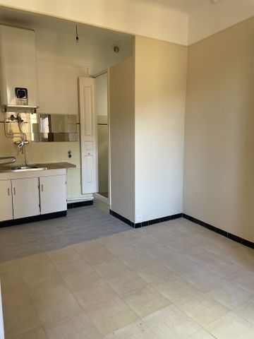 Location Appartement 1 pièce 11m² VILLEFRANCHE SUR MER 06230 - Photo 3