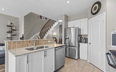 1790 Plainridge Cres - Photo 4