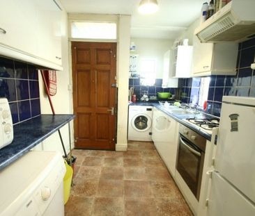 4 Bed - **bills Included** Coast Road, High Heaton, Ne7 - Photo 2