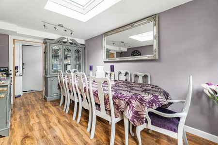 3 bedroom semi-detached house to rent - Photo 4