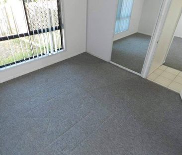 3 BEDROOM DUPLEX, AIR CON IN MASTER BEDROOM AND LOUNGE, PETS ON APP - Photo 2