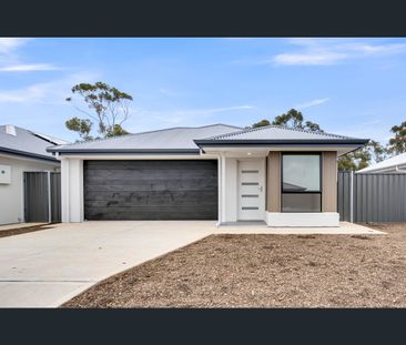 7 Angelo Close, Andrews Farm, SA 5114 - Photo 2