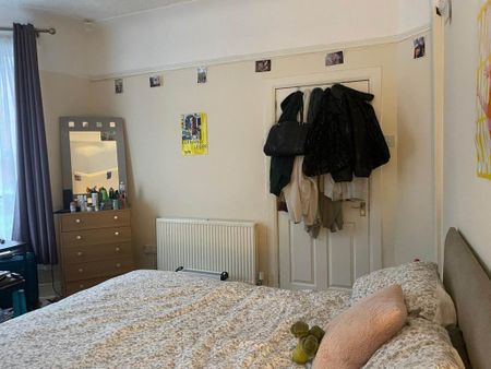 3 bedroom terraced house to rent - Photo 3