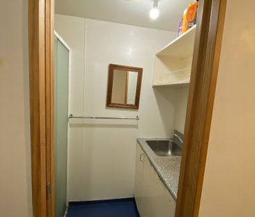 Boarding house room centrally located - Photo 5