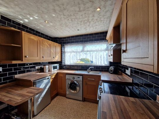 3 bedroom semi-detached house to rent - Photo 1