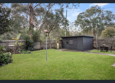 Serene Family Home Overlooking Gardiners Creek Reserve - Photo 3