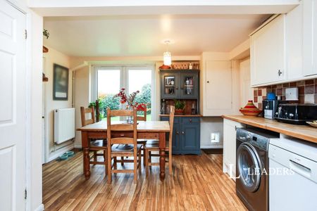 3 bedroom terraced house to rent - Photo 5