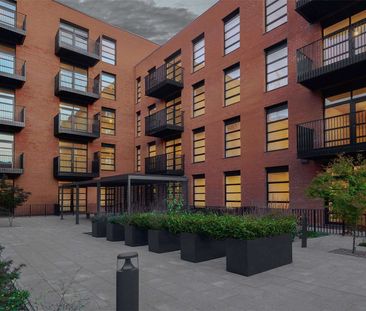 AVAILABLE JAN 14TH | FULLY FURNISHED | LOCATED IN THE SPECTACULAR G... - Photo 3