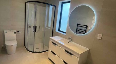 Beautiful 4 bedroom+2 bathroom property! - Photo 5