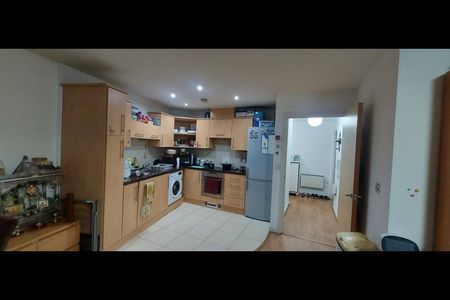 2 Bed Flat, The Blenheim Centre, TW3 - Photo 4