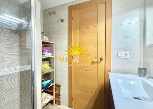 3-BEDROOM APARTMENT JUST A FEW METRES FROM THE BEACH IN GUARDAMAR DEL SEGURA
