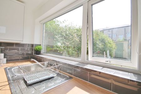 Whitland Rd, Kensington. - Photo 3