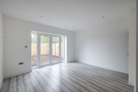 To Let 3 Bedroom House - Photo 2