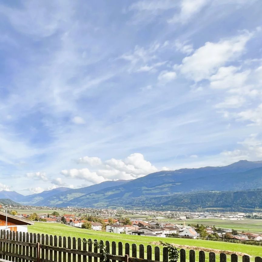 Wunderschöne 4-Zimmerwohnung mit sensationeller Aussicht NAHE INNSBRUCK zu mieten! - Photo 1