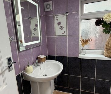 Room in a Shared House, Barking Road, E13 - Photo 1