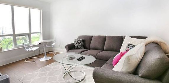 Yonge & Sheppard Bright +Spacious 1Bdrm +Den Open Concept Living Room - Photo 2