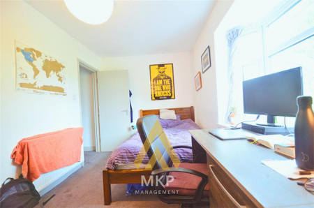 4 bedroom terraced house to rent - Photo 5